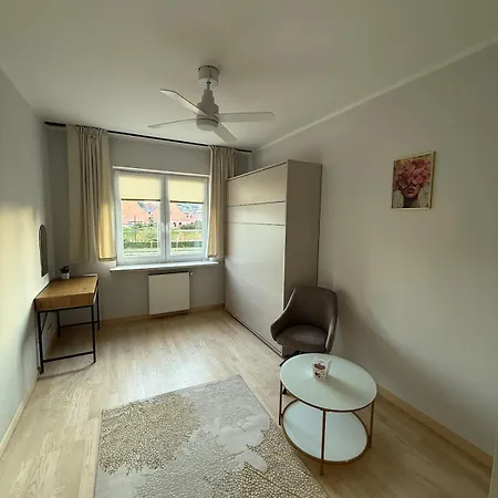 Friends & Family Ken 80m2, Metro Stoklosy Appartement *