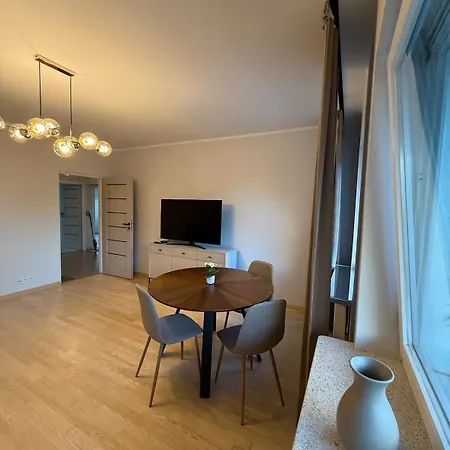 Apartamento Friends & Family Ken 80m2, Metro Stoklosy *