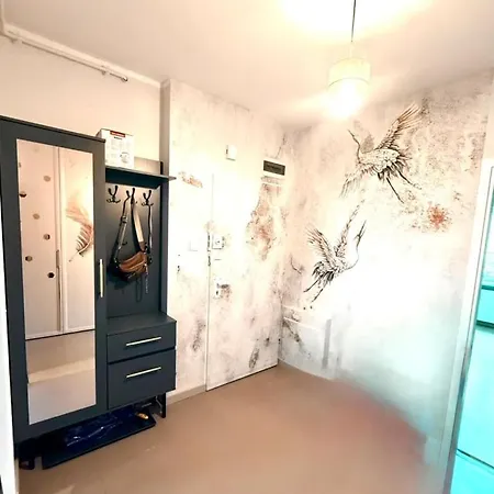 Friends & Family Ken 80m2, Metro Stoklosy Apartamento Varsovia