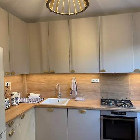 Apartamento Friends & Family Ken 80m2, Metro Stoklosy *