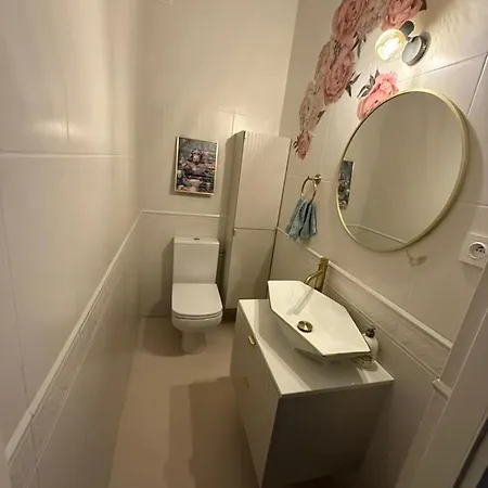 Friends & Family Ken 80m2, Metro Stoklosy Appartement Varsovie