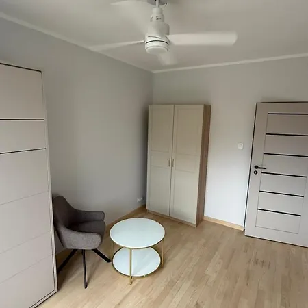 Friends&family Ken 80m2, Metro Stoklosy