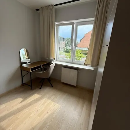 Friends & Family Ken 80m2, Metro Stoklosy * ורשה